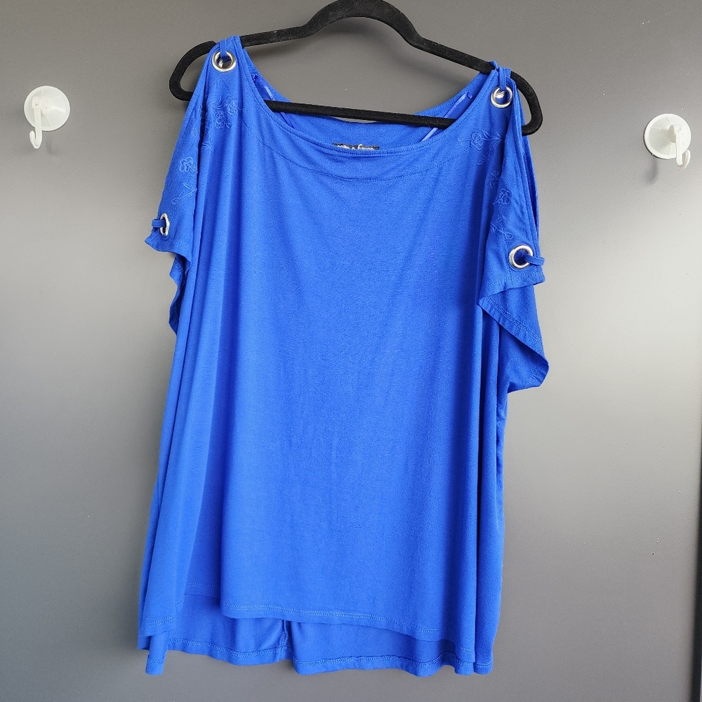 🪼NWOT  COBALT BLUE  EMBROIDERED COLD SHOULDER BLOUSE BY CABLE & GAUGE - SIZE 2X